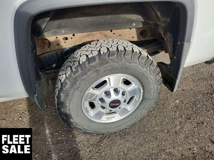 2018-gmc-sierra-2500hd-image-34