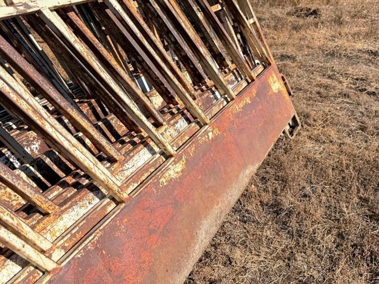 fenceline-feed-panels-image-6