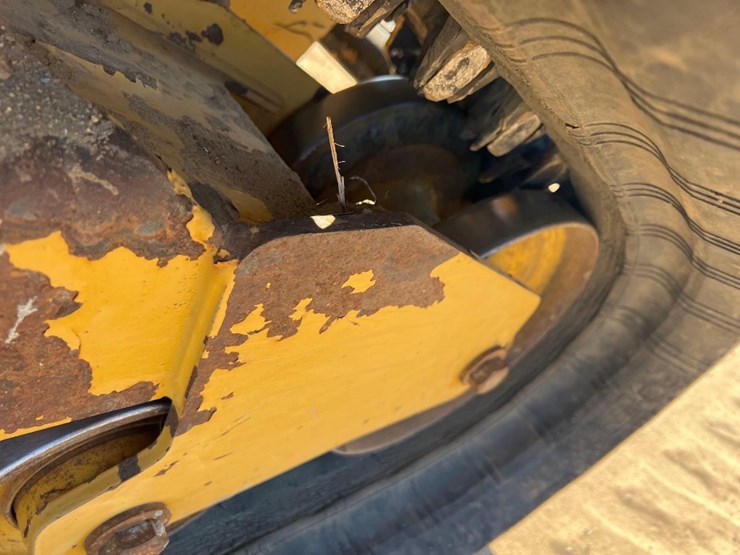 2020-caterpillar-239d3-image-20