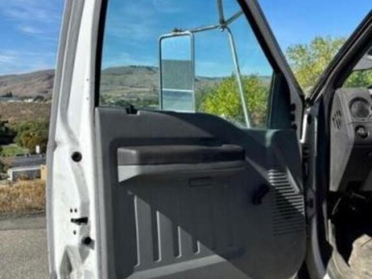 2013-ford-f750-xl-image-53