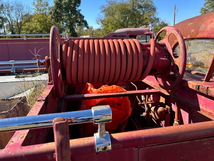 international-700-image-19