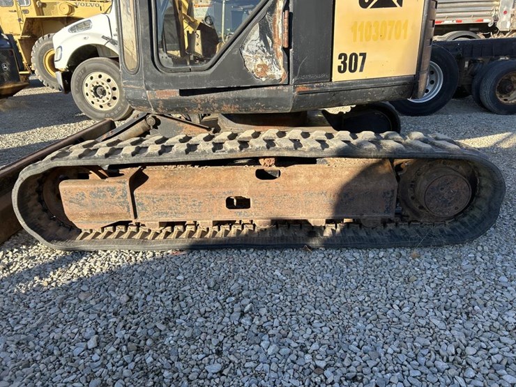 caterpillar-307-image-71