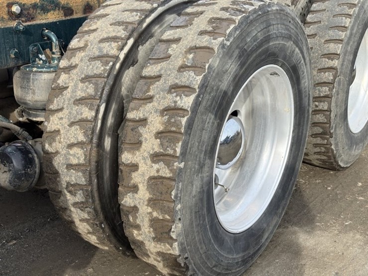 2018-kenworth-w900-image-11