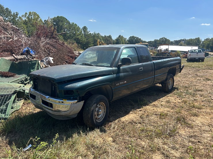 2001-dodge-ram-1500-image-1