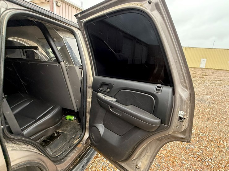 2014-chevrolet-tahoe-image-26