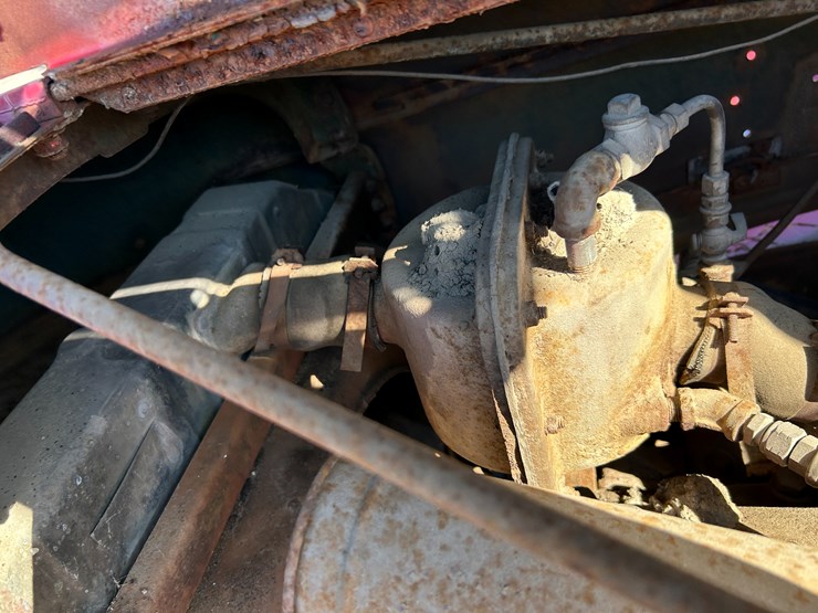 international-700-image-34