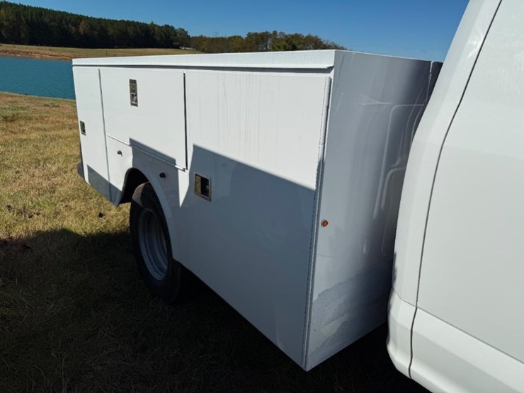 2017-ford-f350-xl-image-4