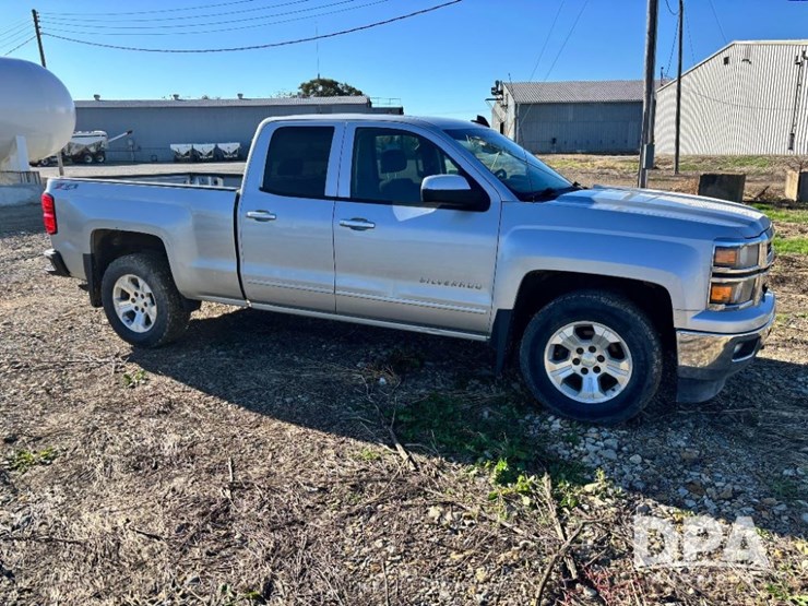 2015-chevrolet-silverado-image-4