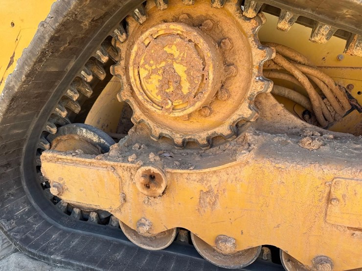 2021-caterpillar-289d3-image-15