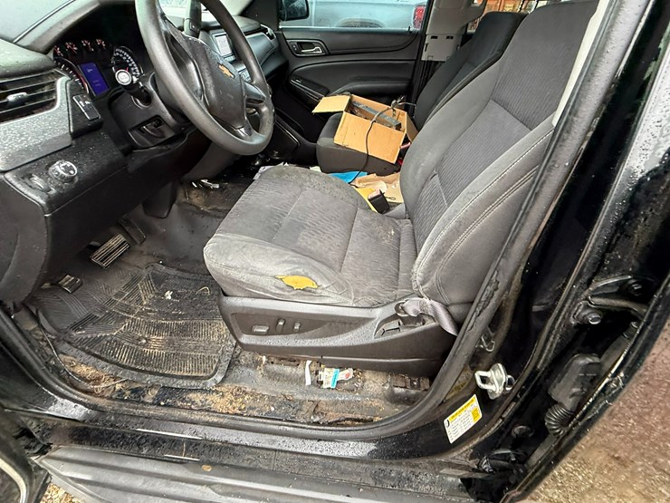 2015-chevrolet-tahoe-image-46