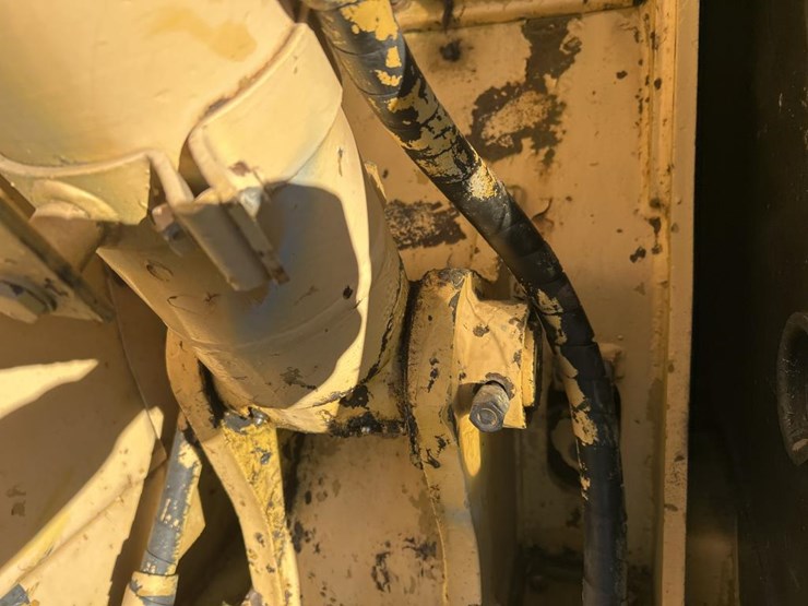 caterpillar-307-image-32