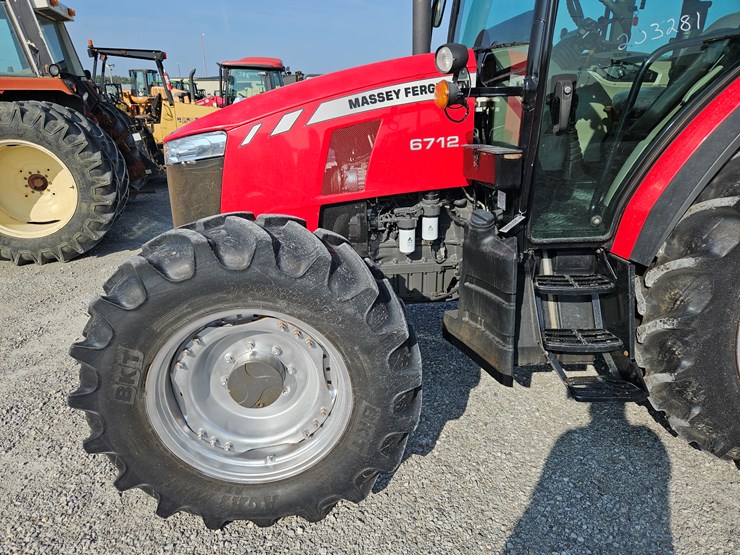 2021-massey-ferguson-6712-image-4