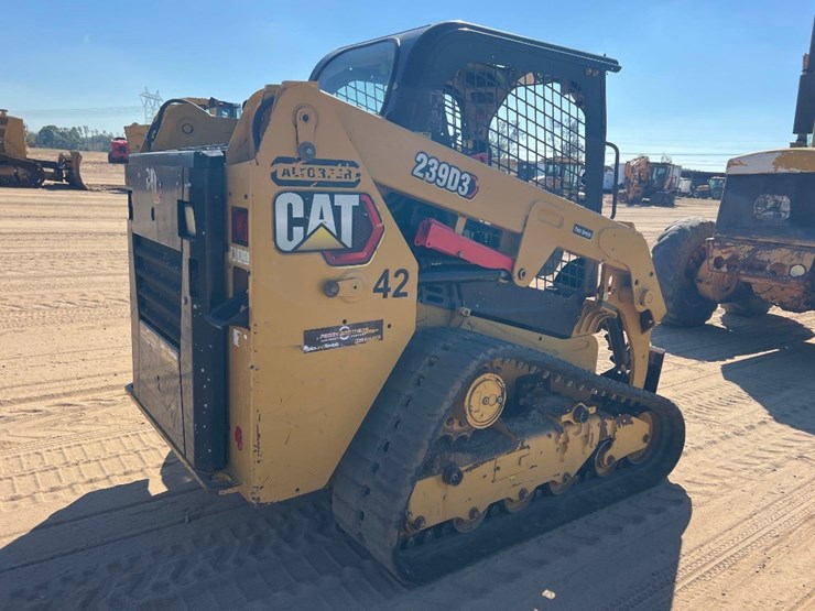 2020-caterpillar-239d3-image-4