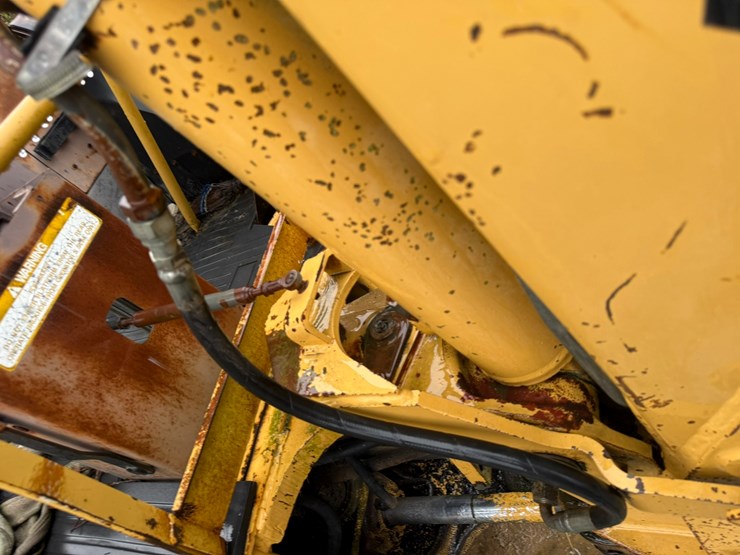 #22581-•-inop-ford-550d-backhoe-loader-image-19