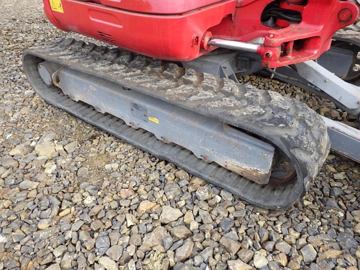 takeuchi-tb260-image-40