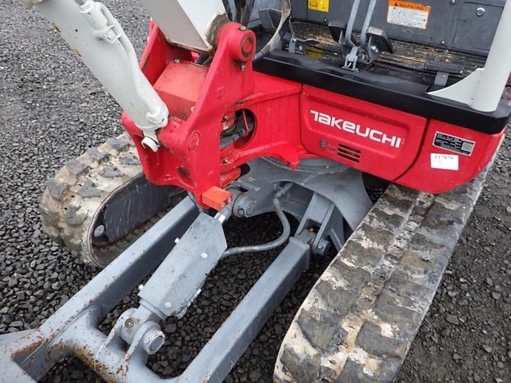 takeuchi-tb230-image-16