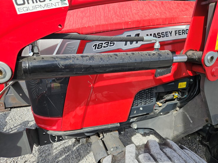 2021-massey-ferguson-1835m-image-7