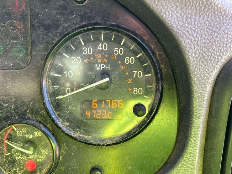 2019-peterbilt-520-image-6