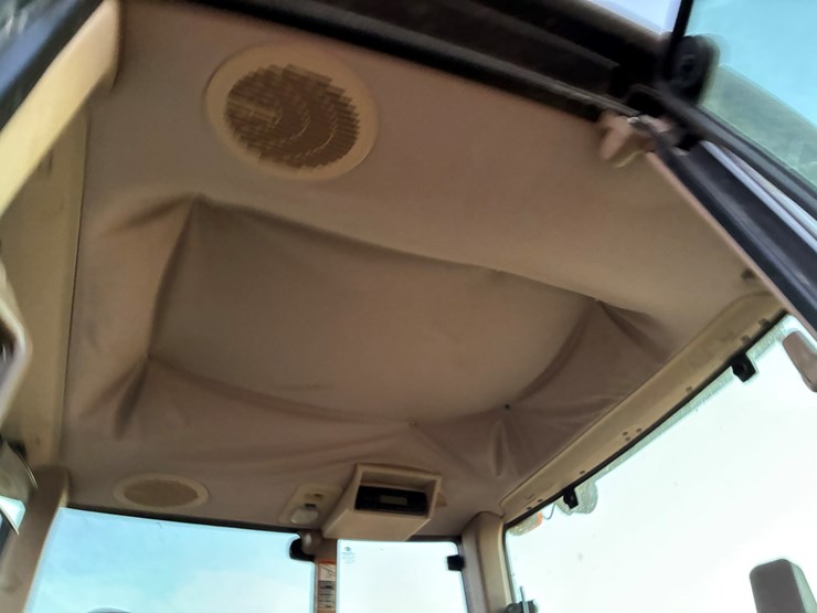 2013-john-deere-7130-image-14