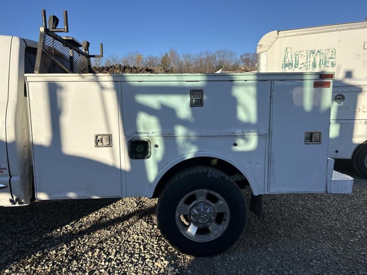 2008-dodge-3500-image-11