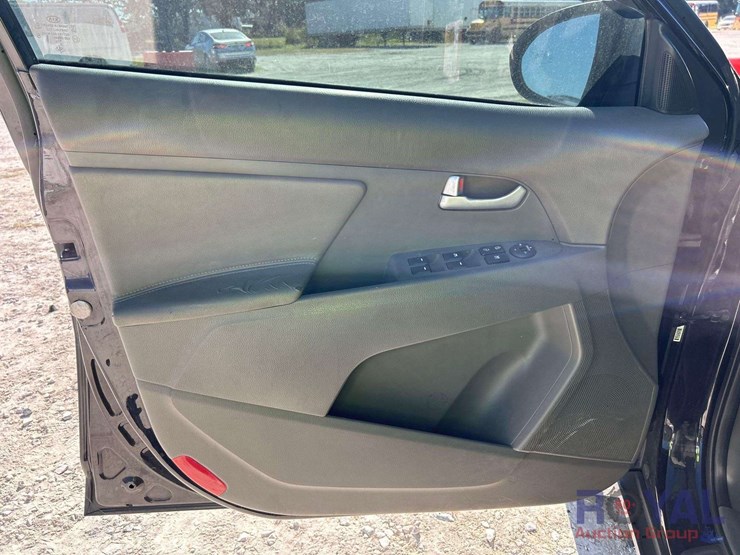 2015-kia-sportage-image-11