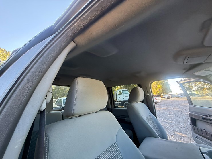 2011-ford-f250-image-46