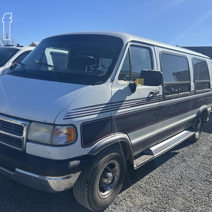 2005 DODGE RAM VAN