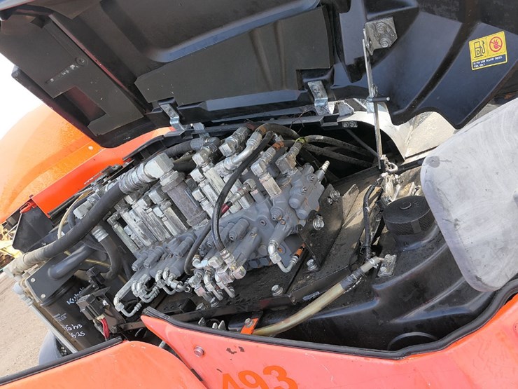 2017-kubota-kx080-image-31