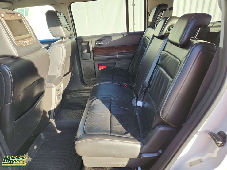 2010-ford-flex-image-19