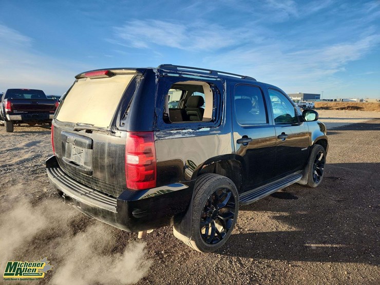 2013-chevrolet-tahoe-image-3