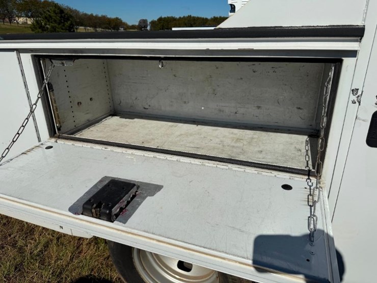 2015-ford-f350-xl-image-15