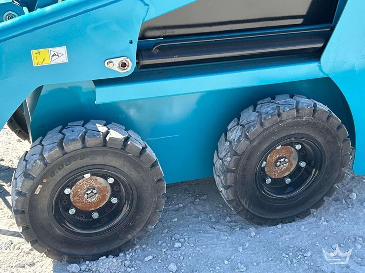 2025-newrick-jc25-mini-wheel-loader-skid-steer-image-17