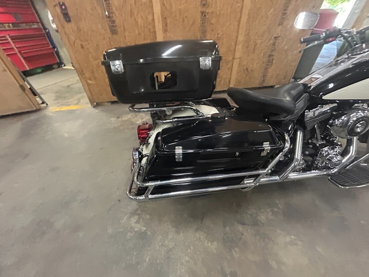 #27034-•-2003-harley-davidson-police-road-king-motorcycle-vin:-1hd1fhw183y736720-image-12