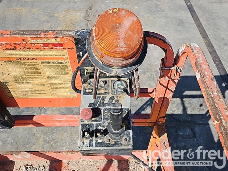 2002-jlg-2646e2-image-18