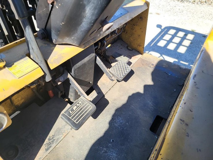 clark-t500-forklift-image-35