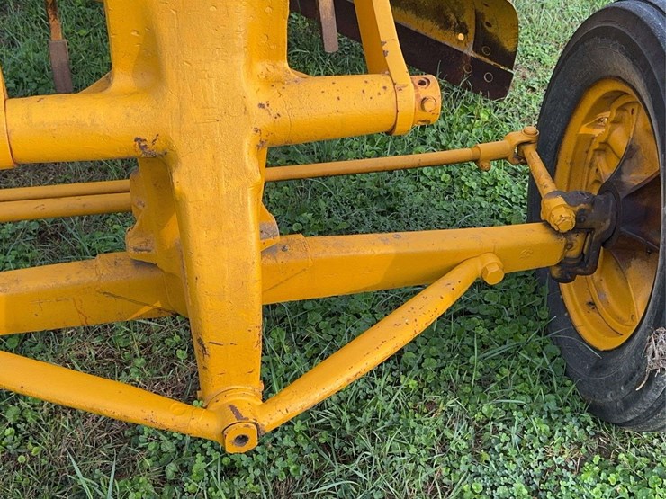 1937-caterpillar-no.-212-motor-grader-image-9