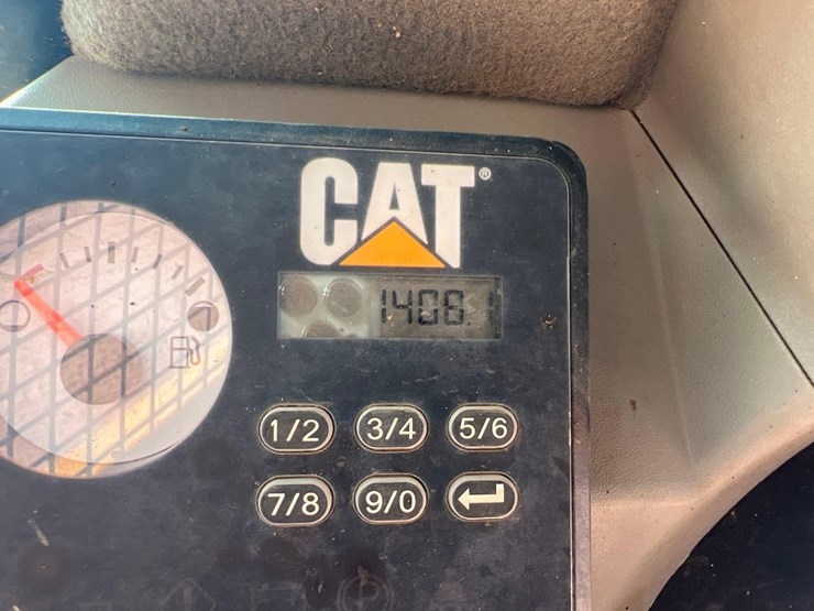 2020-caterpillar-239d3-image-29