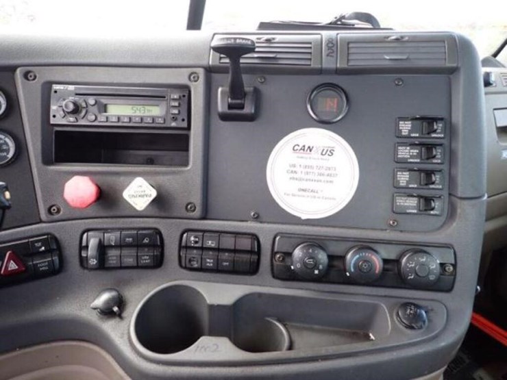 2010-freightliner-cascadia-t/a-hiway-tractor---day-image-18