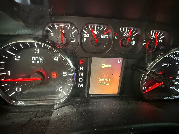 2015-chevrolet-tahoe-image-61