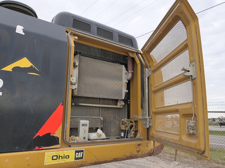 2015-caterpillar-329fl-image-24