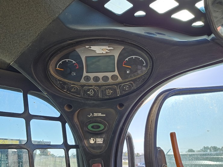2016-bobcat-t595-image-11