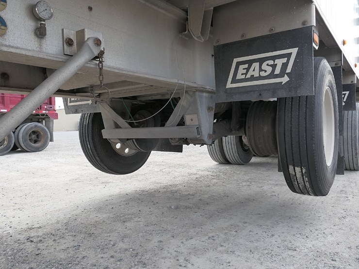 2019-genesis-34'-x-96"-image-8