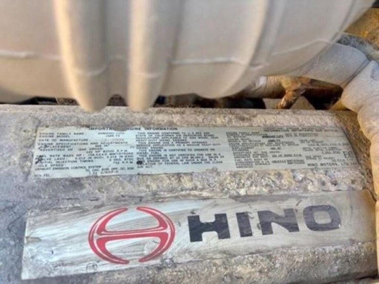 2010-hino-258-image-51