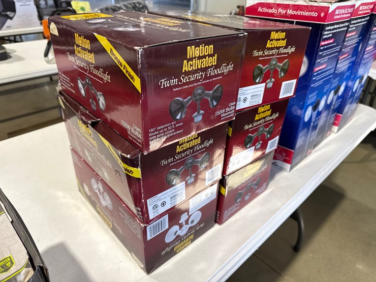 #28399-•-lot-of-(6)-motion-activated-security-flood-lights-image-5