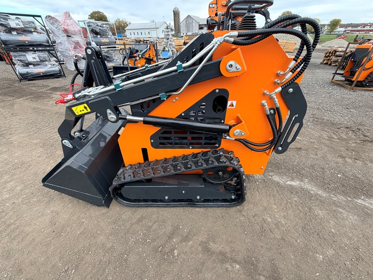 #1014-•-unused-2025-landhero-mini-skid-steer-loader-image-1