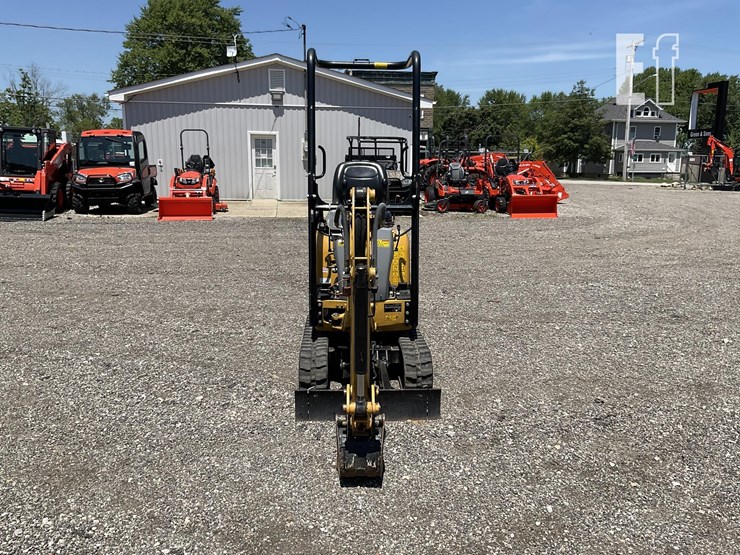 2022-caterpillar-300.9d-image-8