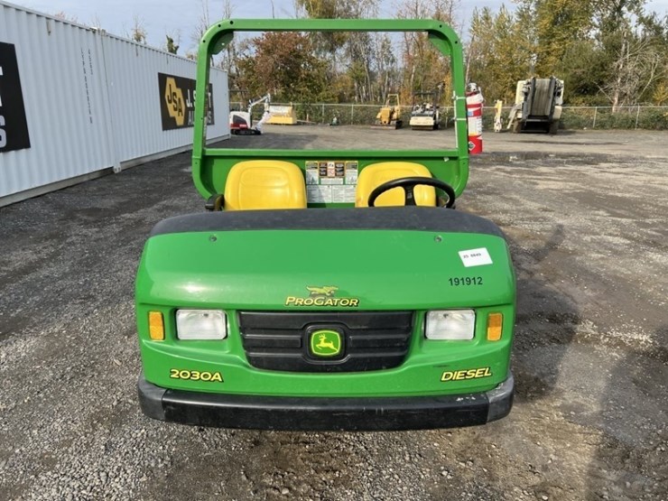 2019-john-deere-gator-image-8