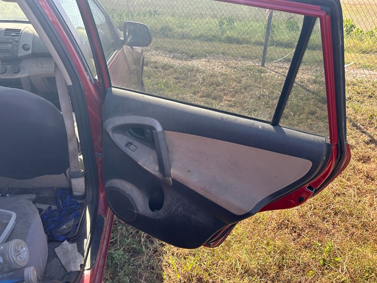 2007-toyota-rav4-image-8