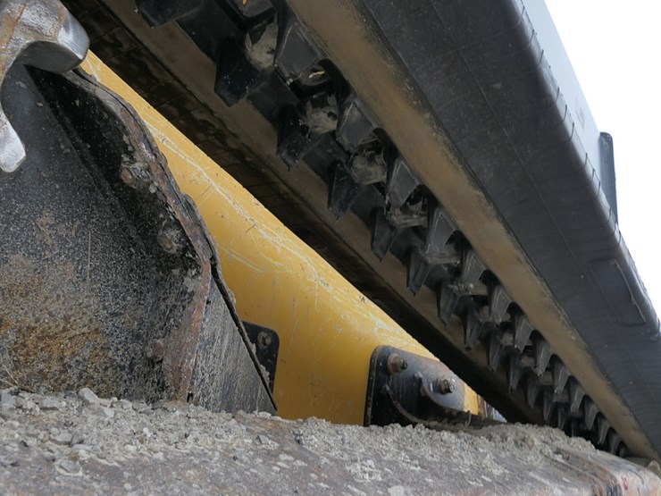 2018-deere-331g-image-22