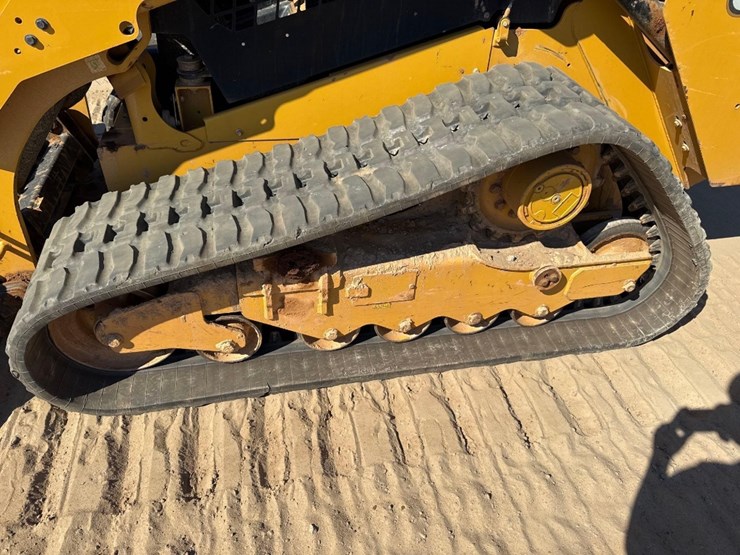 2021-caterpillar-289d3-image-9